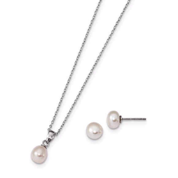 FWC Pearl Earring And Necklace Set - Picture 1 of 2